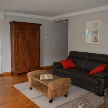 Appartement Appart. Tout A Pied Centre Classe * * * *